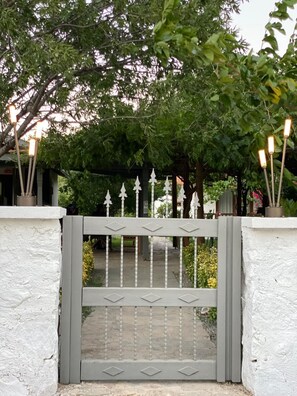 Entrada al alojamiento