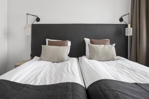 Apartment | Blackout drapes, soundproofing, free WiFi, bed sheets