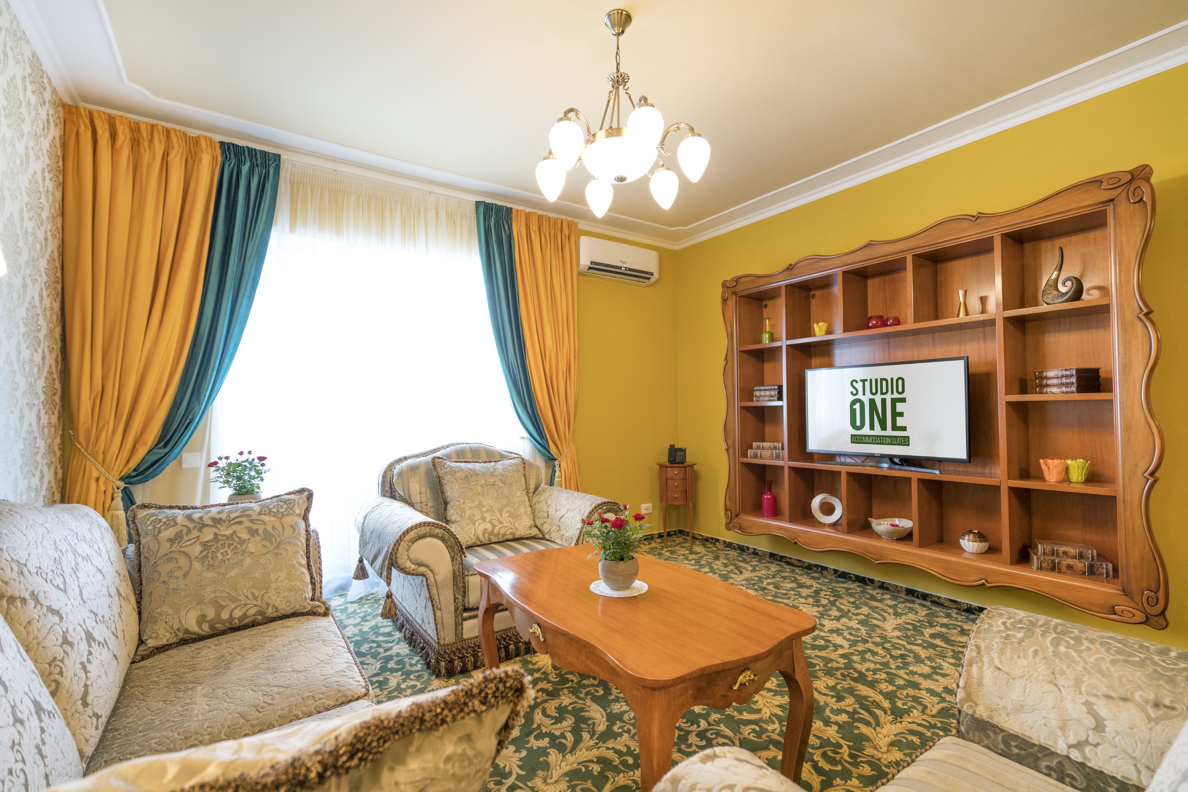 presidential suite, 1 bedroom, kitchen | living room | flat-screen tv