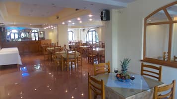Local and international cuisine