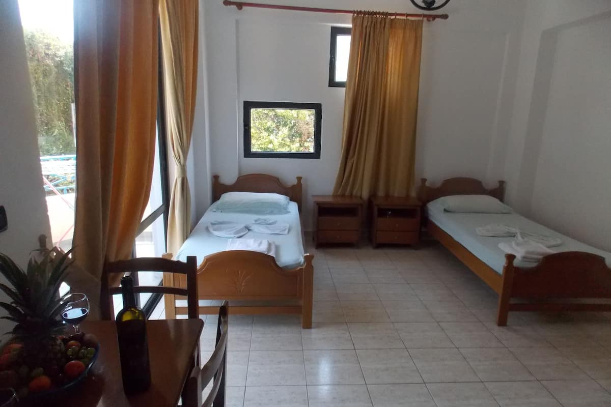 Triple Room, Mountain View | Iron/ironing board (on request), WiFi (free)