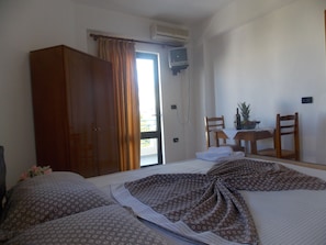 Iron/ironing board, free WiFi - Blue Saranda Hotel (Sarandë)