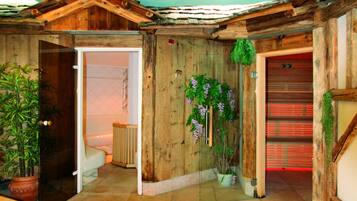 Sauna, hot tub, steam room, Turkish bath/hammam