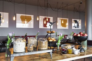 Daily full breakfast for a fee - Hotel Höfn (Höfn)
