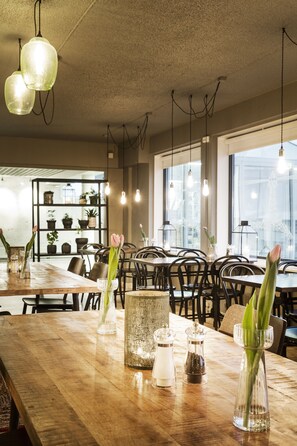 Breakfast and dinner served, local cuisine - Hotel Höfn (Höfn)