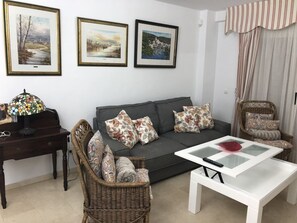 2 bedrooms, premium bedding, down duvets, memory-foam beds