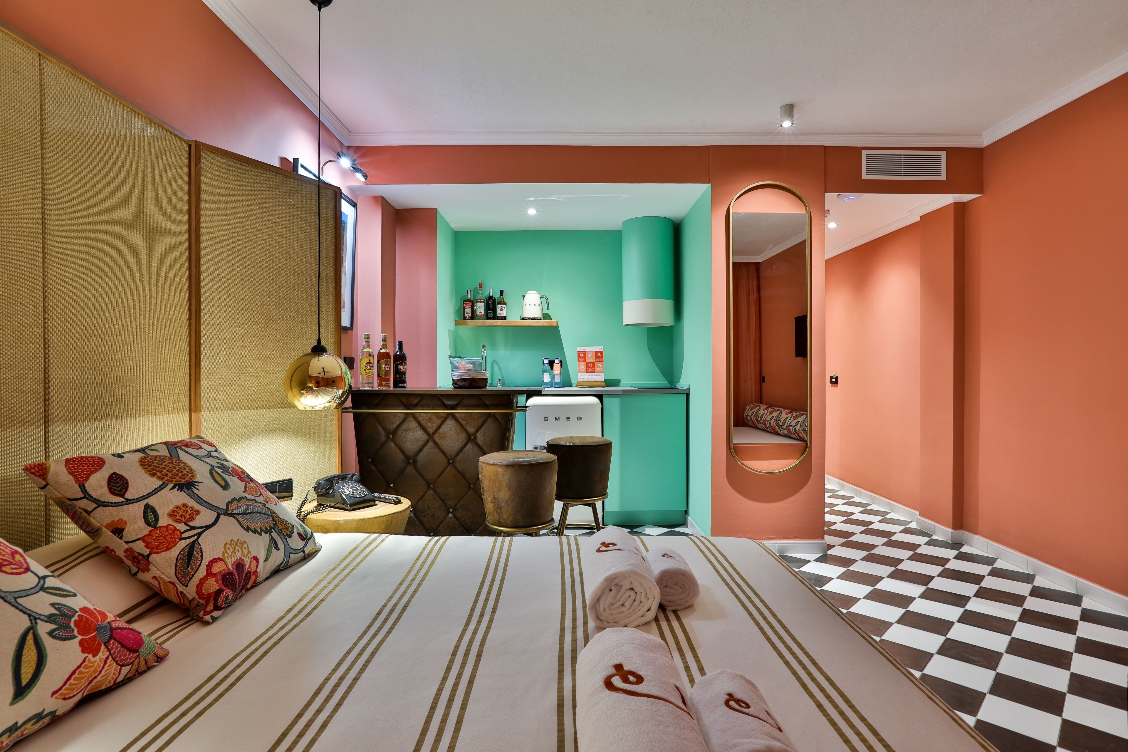 premium bedding, minibar, in-room safe, free wifi