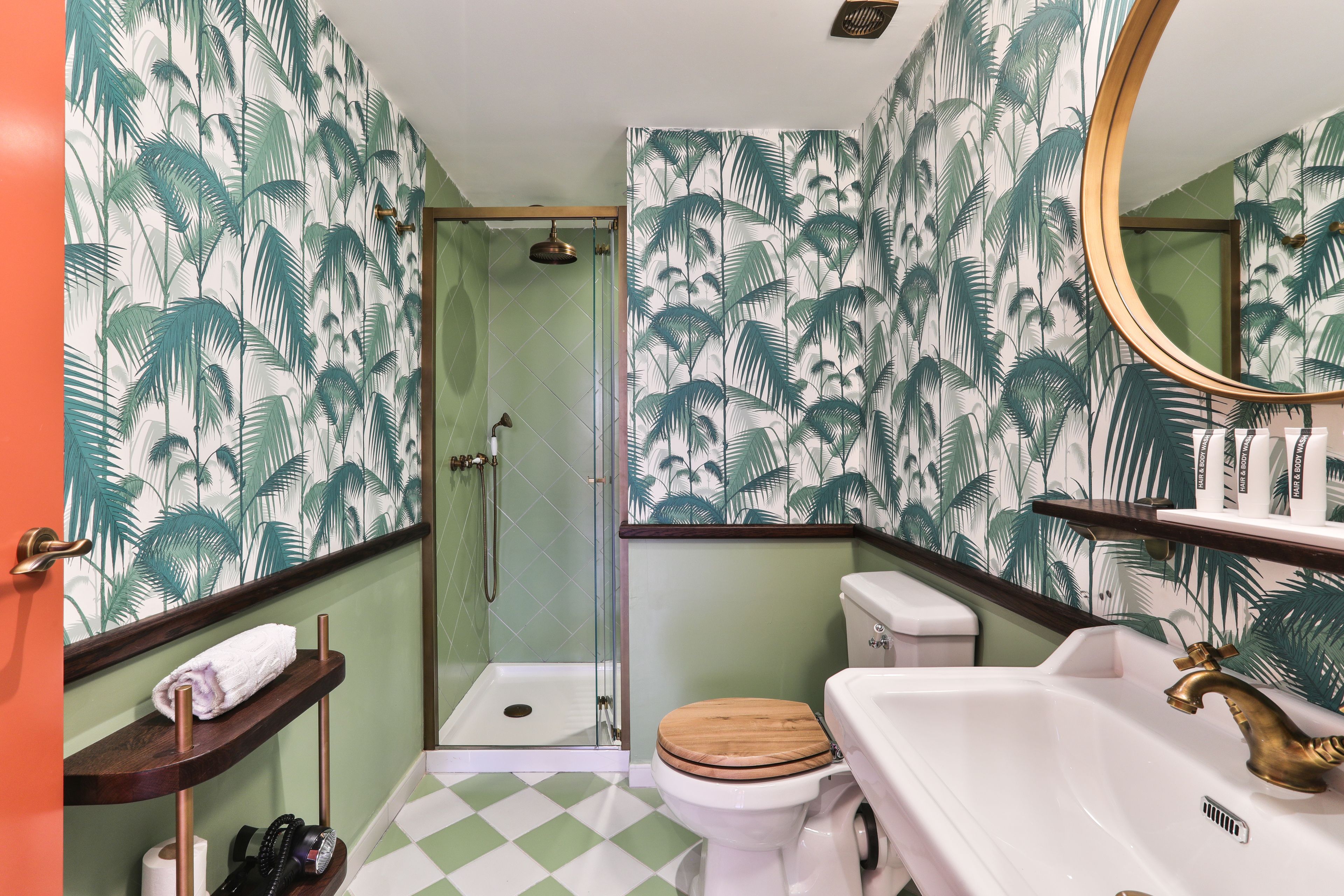 suite, 1 bedroom, balcony (4 adults) | bathroom | shower, hair dryer, towels