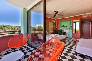 Suite junior, balcón (3 adults) | Balcón