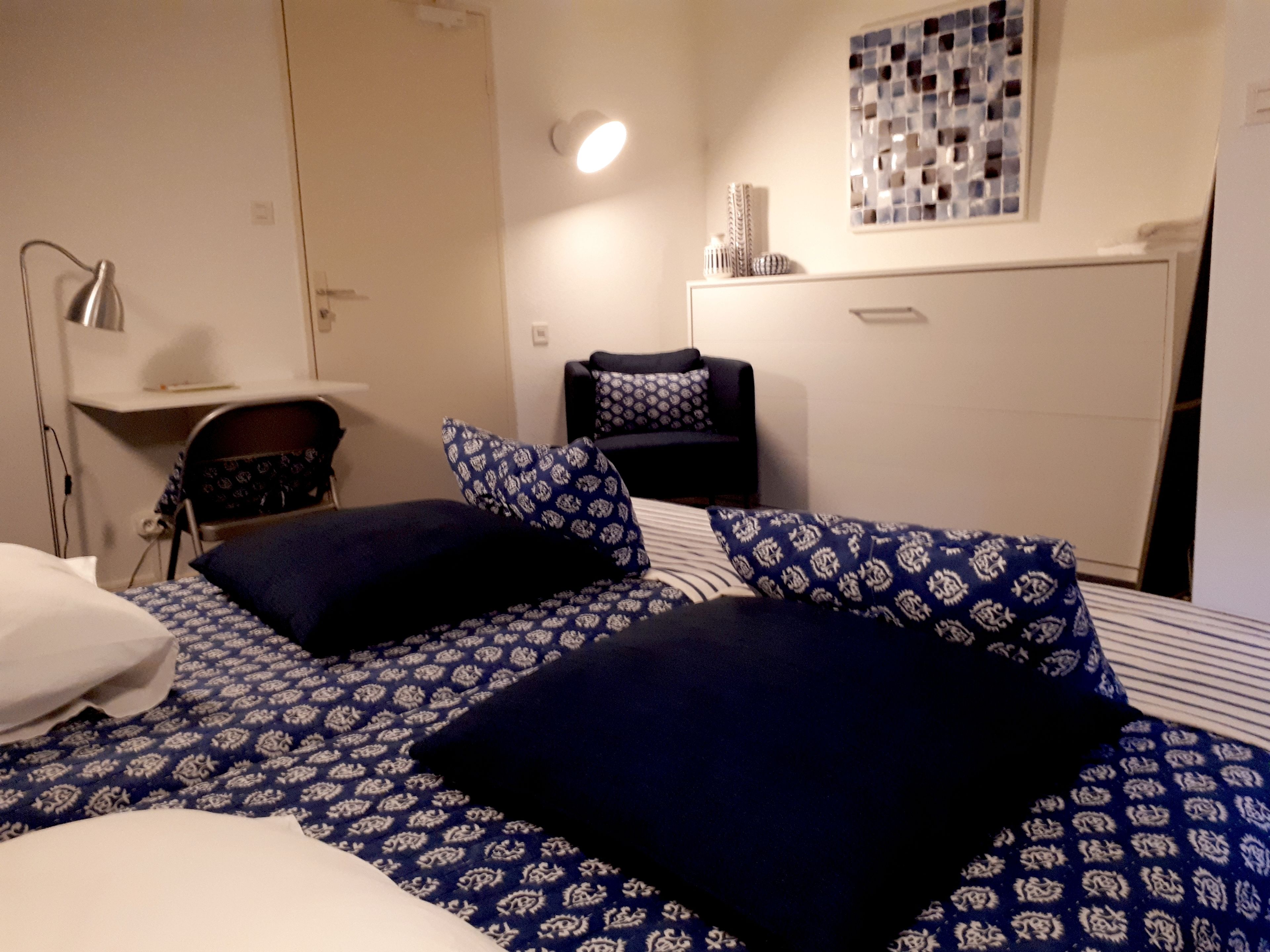 standard double room | desk, free cots/infant beds, free wifi, bed sheets