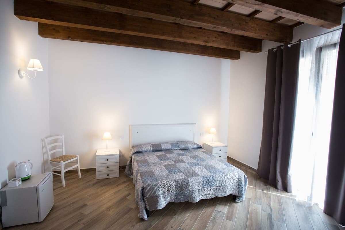 Quarto casal, sacada | Roupas de cama de algodão egípcio, roupas de cama premium, frigobar