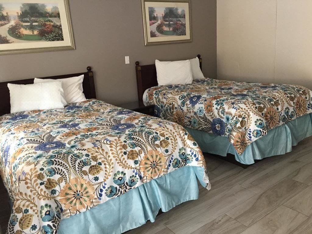 classic room, 2 double beds, non smoking | desk, free wifi, bed sheets