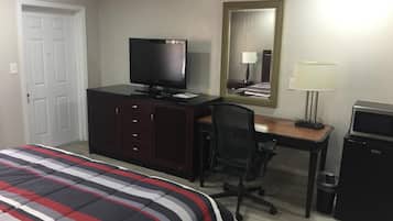 Escritorio, wifi gratis y ropa de cama