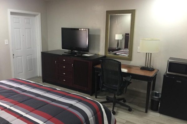 Desk, free WiFi, bed sheets