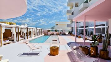 Seasonal outdoor pool, pool umbrellas, sun loungers