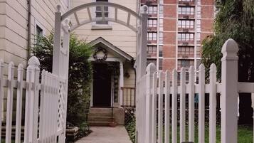 EntrĂ©e de lâhĂ©bergement