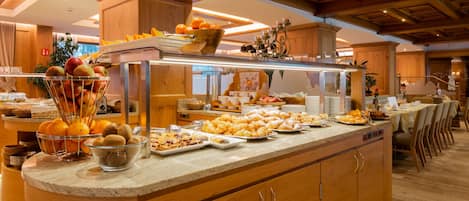 Petit déjeuner buffet compris tous les jours