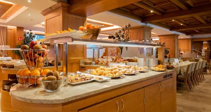 Hotel Cesa Tyrol