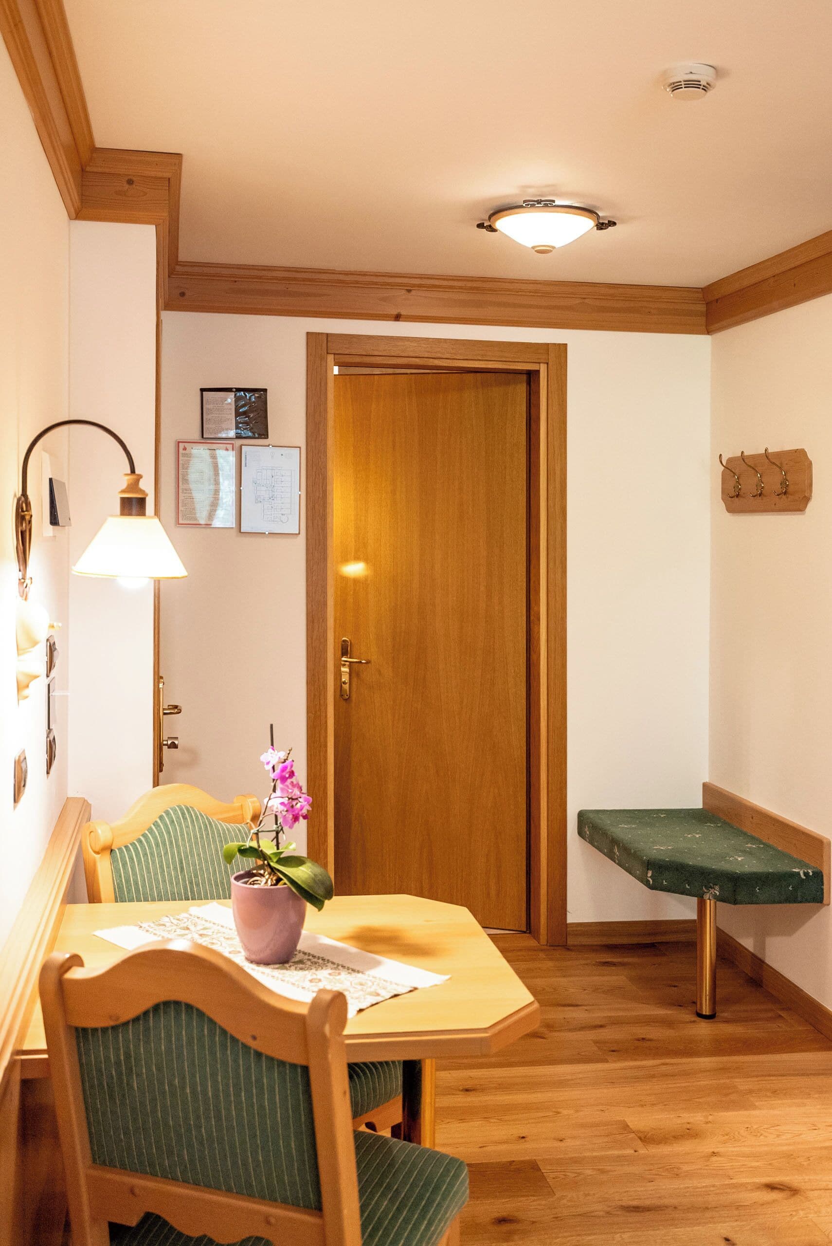 superior double room | living area | flat-screen tv