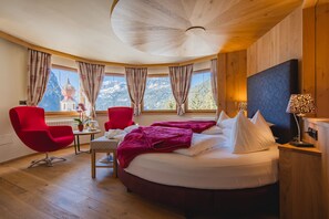 Romantic Studio Suite | Minibar, in-room safe, desk, soundproofing - Hotel Cesa Tyrol (Canazei)