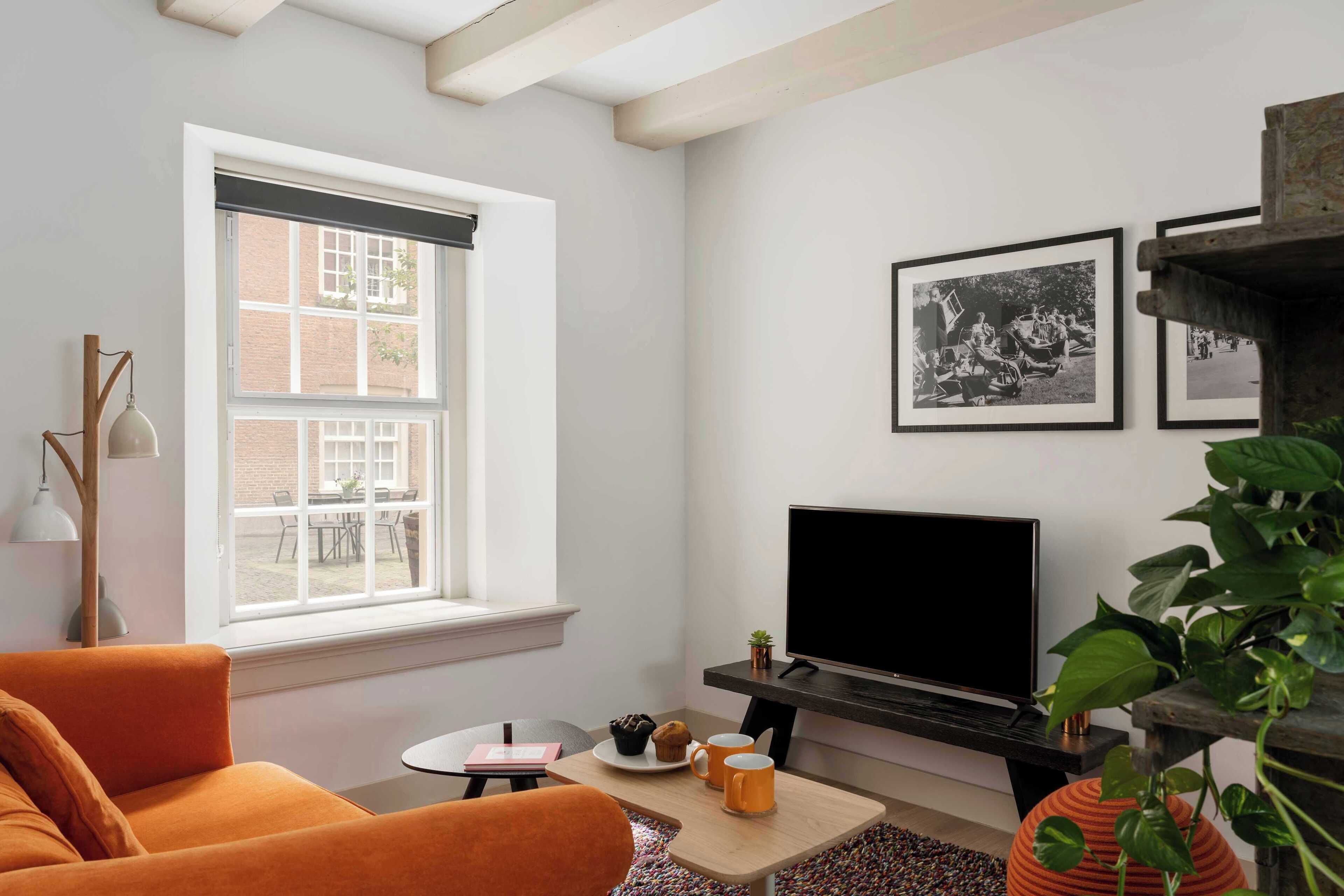 Studio suite | In-room safe, laptop workspace, blackout drapes, soundproofing