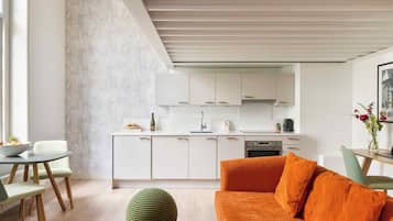 One-bedroom suite | In-room safe, laptop workspace, blackout drapes, soundproofing