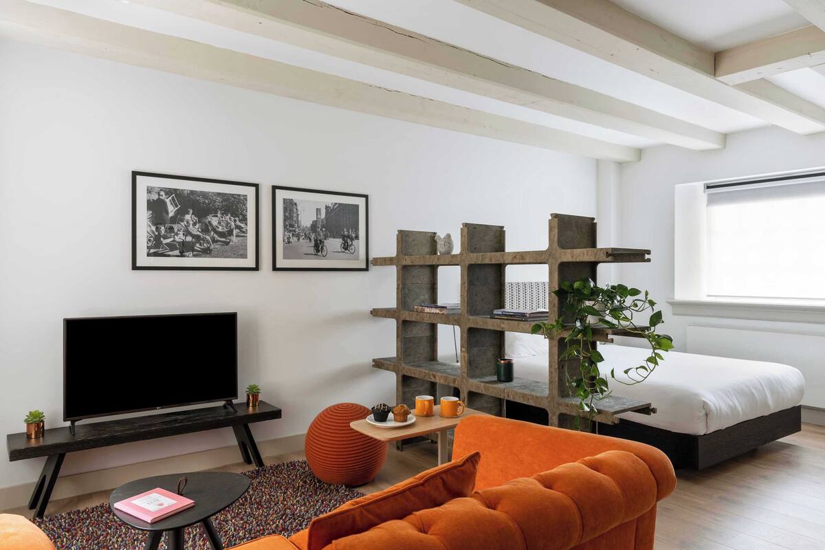 Studio suite | In-room safe, laptop workspace, blackout drapes, soundproofing