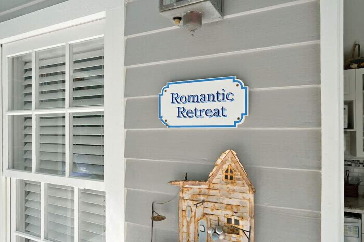 Premium Cottage, 1 King Bed, Non Smoking (Romantic Retreat) | Free WiFi