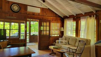 Smart TV, table tennis, books