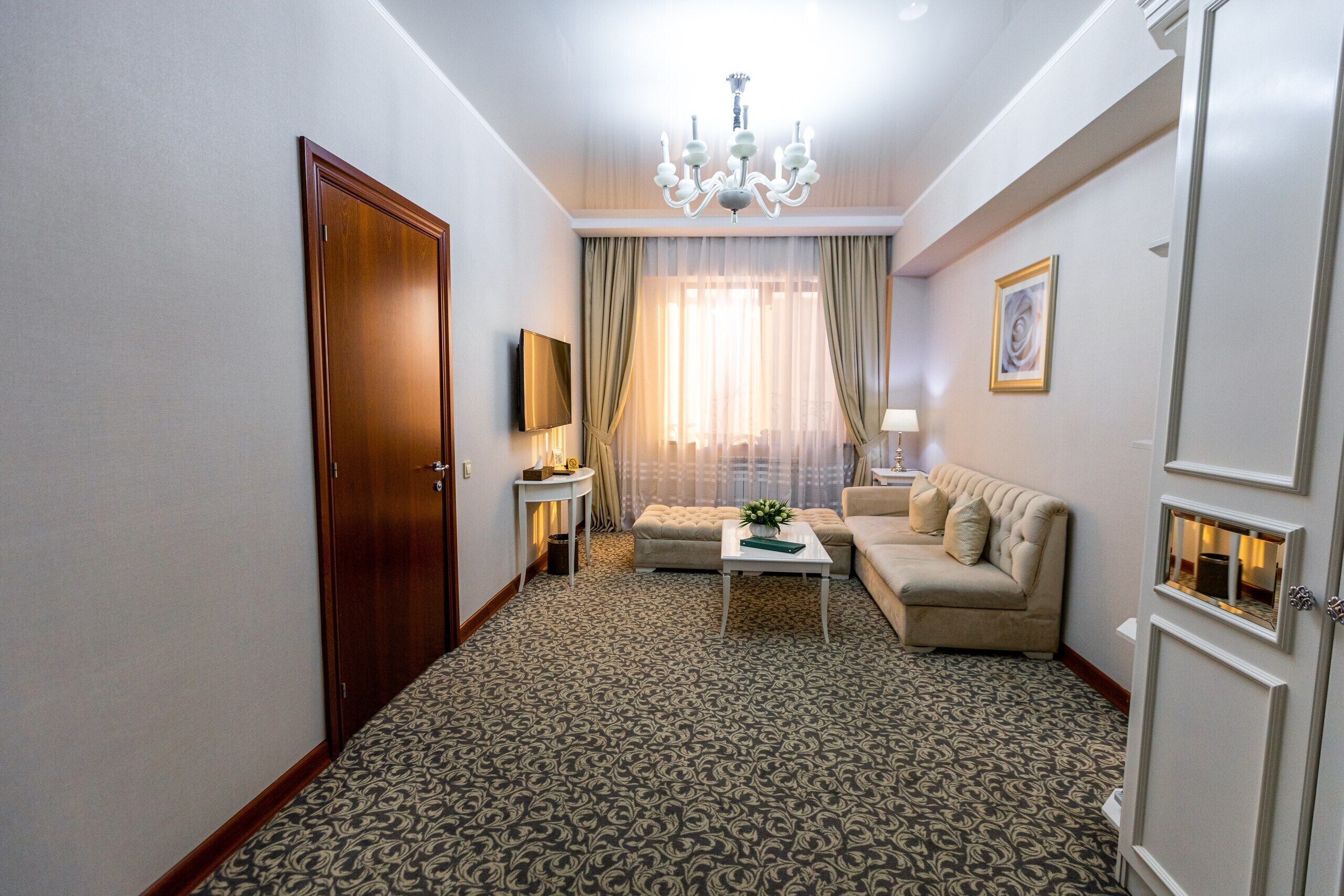 luxury suite | living area | plasma tv