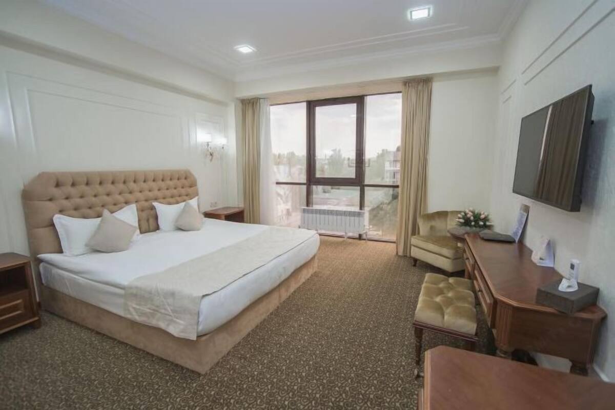 1 bedroom, minibar, in-room safe, individually furnished