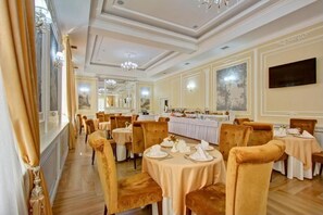 Restaurant - The Plaza Hotel (Almaty)