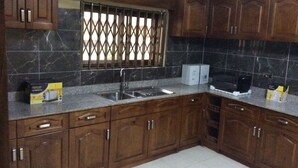 Căn hộ, 3 phòng ngủ | Bếp riêng | Tủ lạnh, lò vi sóng, lò nướng, bếp nấu 