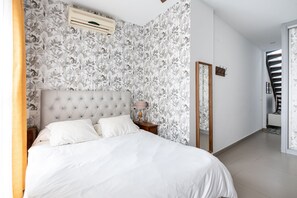 1 slaapkamer, een strijkplank/strijkijzer, gratis wifi, beddengoed
