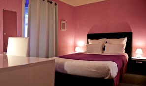 Standard Double Room | In-room safe, desk, soundproofing, free WiFi