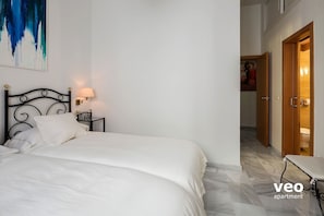1 chambre, bureau, fer et planche à repasser, Wi-Fi