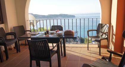 Schöne Wohnung mit Blick auf das Meer. Der Herradura 60 km. von Malaga. Ein Paradies