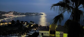 Beautiful apartment overlooking the sea. The Herradura from Malaga. A paradise