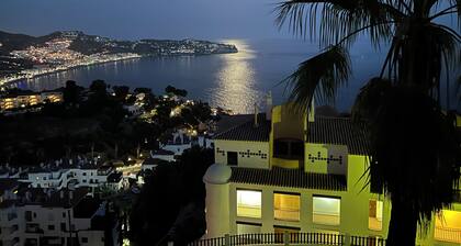 Beautiful apartment overlooking the sea. The Herradura from Malaga. A paradise
