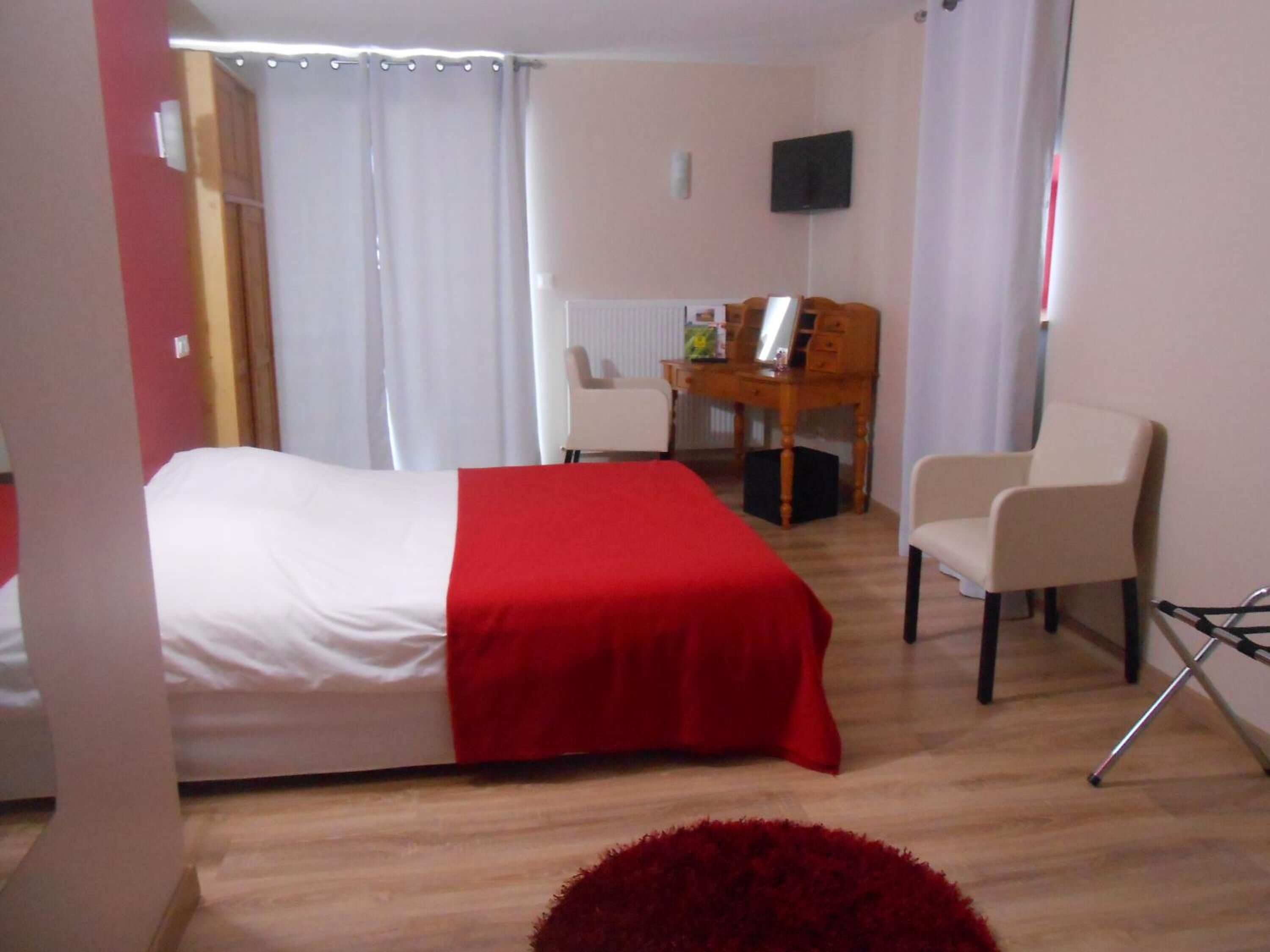 individually decorated, individually furnished, desk, free wifi