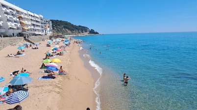 Detached house with sea views. Near Barcelona and Costa Brava.