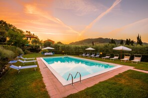 Pool - House Margherita on the hill with view (Tenuta Bellosguardo) (Lucca)