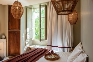Standard Room | Premium bedding, pillowtop beds, minibar, in-room safe - Hôtel de Bouilhac (Montignac)