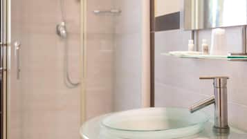 Triple Room | Bathroom
