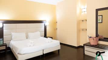 Quarto triplo | 1 quarto, frigobar, cofres nos quartos, escrivaninha