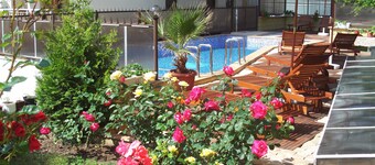 Family Hotel Kandrovi
