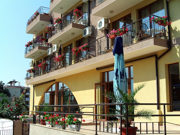 Fachada de la propiedad