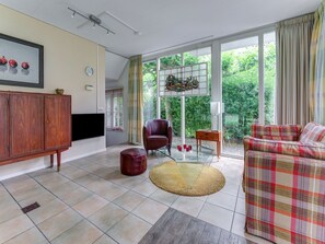 Télévision, table de tennis de table