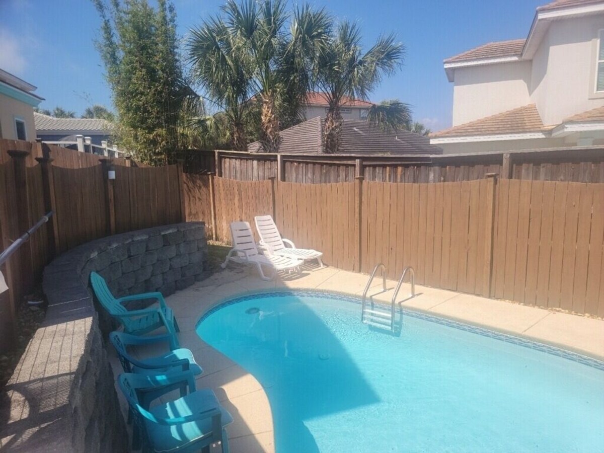Photo 19 of Destin Oasis Private Pool & Golf cart Beachside Sleep 10 King Summer Deals!!