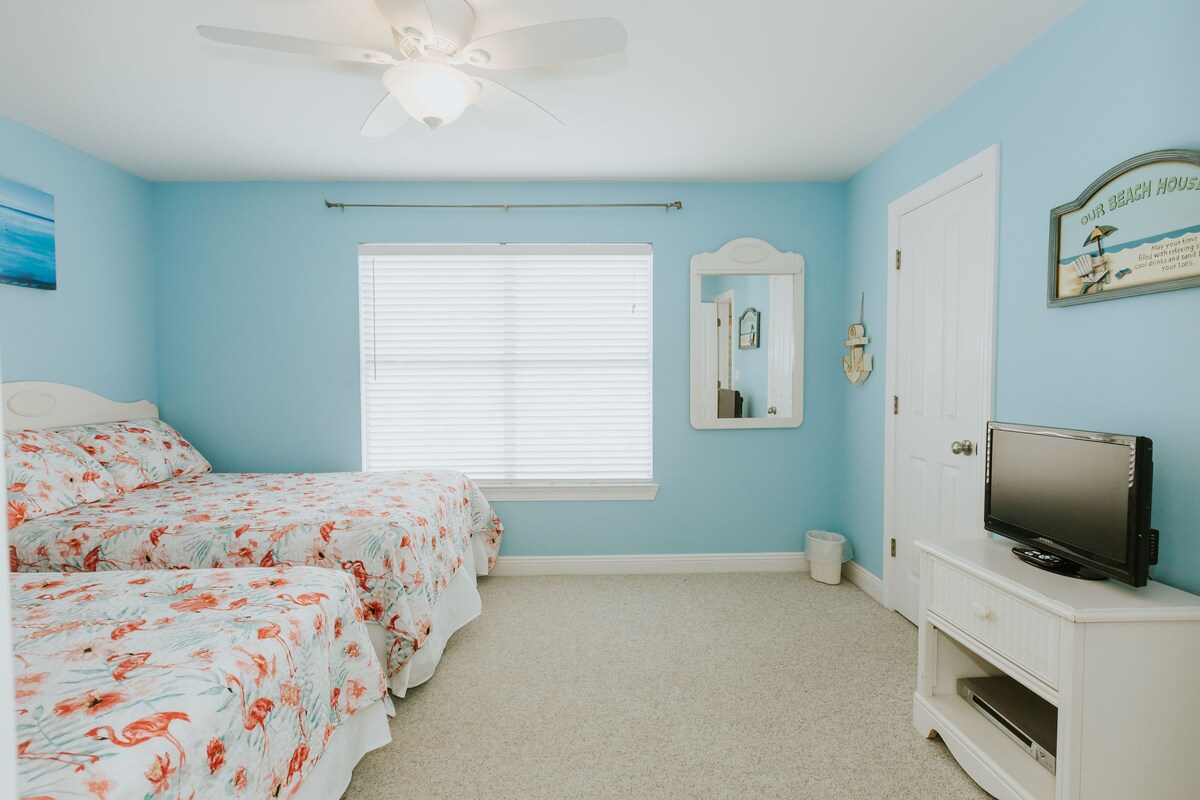Photo 6 of Destin Oasis Private Pool & Golf cart Beachside Sleep 10 King Summer Deals!!